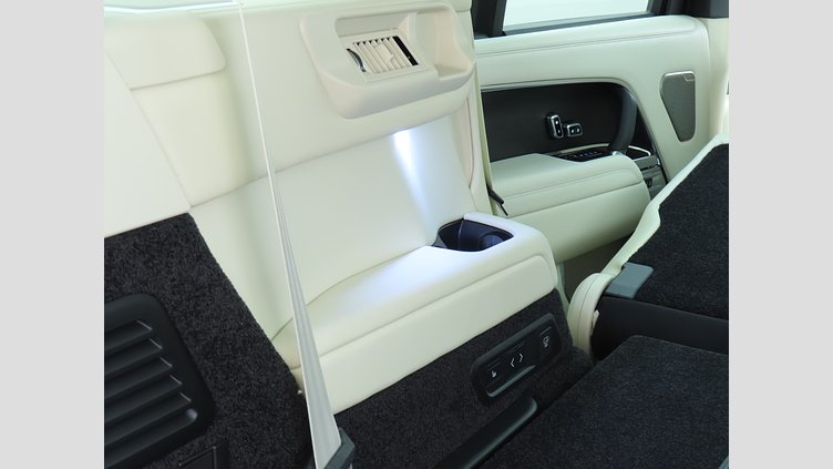 2024 認定中古車 Land Rover Range Rover バトゥミゴールド P530 AWD（AT） ロングホイールベース7席シート Autobiography