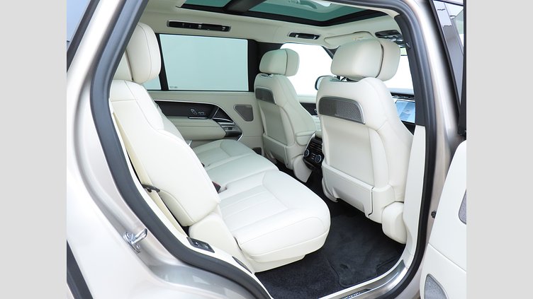 2024 認定中古車 Land Rover Range Rover バトゥミゴールド P530 AWD（AT） ロングホイールベース7席シート Autobiography