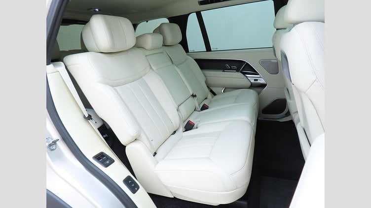 2024 認定中古車 Land Rover Range Rover バトゥミゴールド P530 AWD（AT） ロングホイールベース7席シート Autobiography