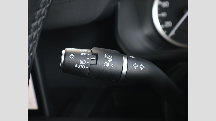 2022 認定中古車 Land Rover Defender 90 ユーロンホワイト P300 AWD（AT） X-DYNAMIC SE