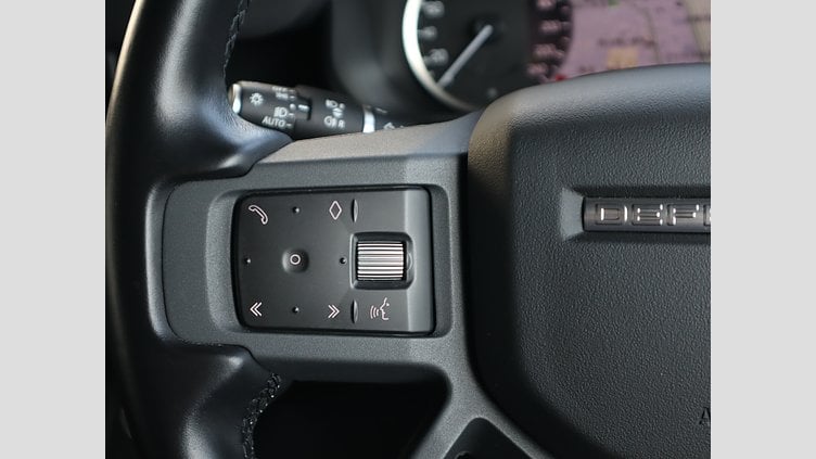 2022 認定中古車 Land Rover Defender 90 ユーロンホワイト P300 AWD（AT） X-DYNAMIC SE
