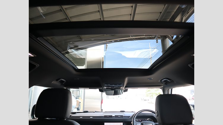 2022 認定中古車 Land Rover Defender 90 ユーロンホワイト P300 AWD（AT） X-DYNAMIC SE