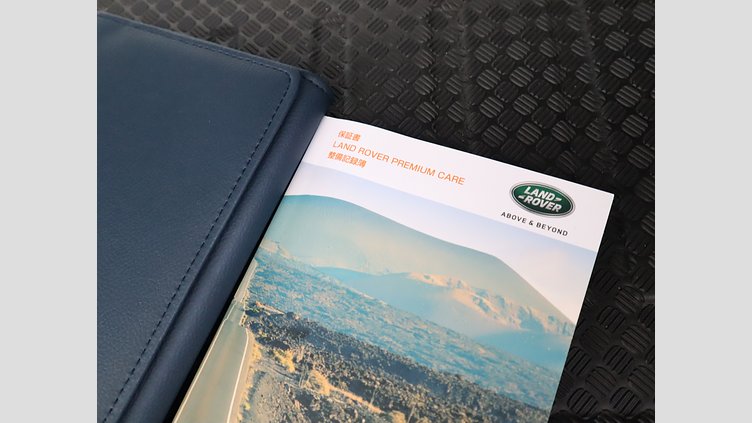 2022 認定中古車 Land Rover Defender 90 ユーロンホワイト P300 AWD（AT） X-DYNAMIC SE
