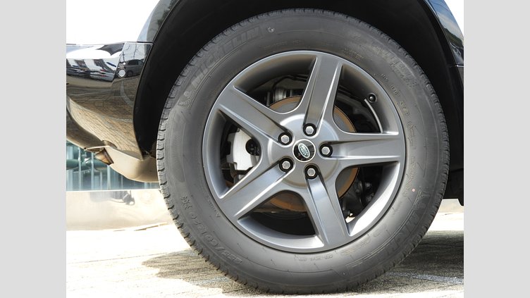 2022 認定中古車 Land Rover Defender 90 ユーロンホワイト P300 AWD（AT） X-DYNAMIC SE