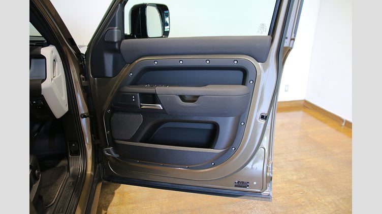 2023 認定中古車 Land Rover Defender 110 ゴンドワナストーン D300 AWD（AT） S