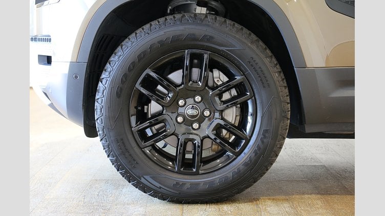 2023 認定中古車 Land Rover Defender 110 ゴンドワナストーン D300 AWD（AT） S