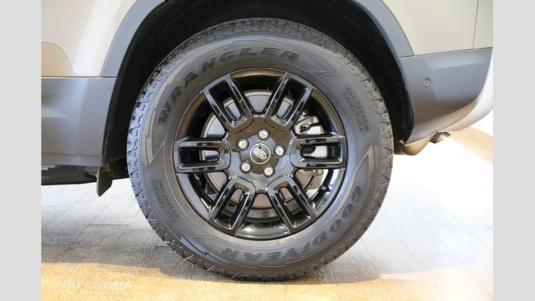 2023 認定中古車 Land Rover Defender 110 ゴンドワナストーン D300 AWD（AT） S