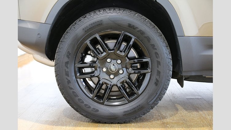 2023 認定中古車 Land Rover Defender 110 ゴンドワナストーン D300 AWD（AT） S