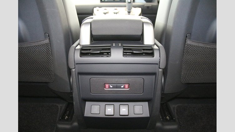 2023 認定中古車 Land Rover Defender 110 ゴンドワナストーン D300 AWD（AT） S