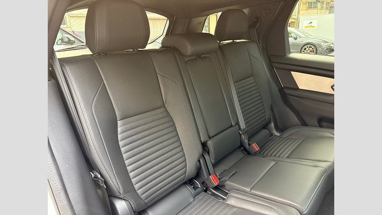 2024 認定中古車 Land Rover Discovery Sport フジホワイト プラグインハイブリッド（ガソリン） 標準ホイール Dynamic HSE