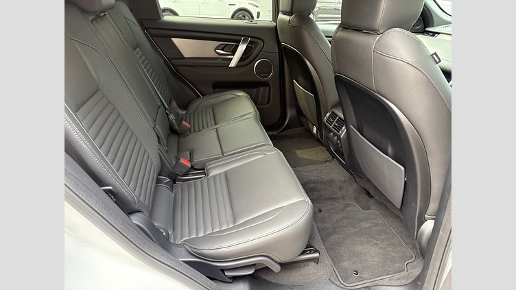 2024 認定中古車 Land Rover Discovery Sport フジホワイト プラグインハイブリッド（ガソリン） 標準ホイール Dynamic HSE