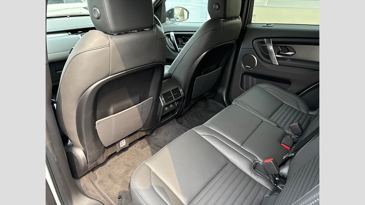 2024 認定中古車 Land Rover Discovery Sport フジホワイト プラグインハイブリッド（ガソリン） 標準ホイール Dynamic HSE