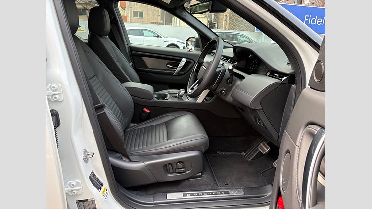 2024 認定中古車 Land Rover Discovery Sport フジホワイト プラグインハイブリッド（ガソリン） 標準ホイール Dynamic HSE