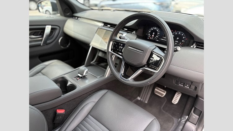 2024 認定中古車 Land Rover Discovery Sport フジホワイト プラグインハイブリッド（ガソリン） 標準ホイール Dynamic HSE