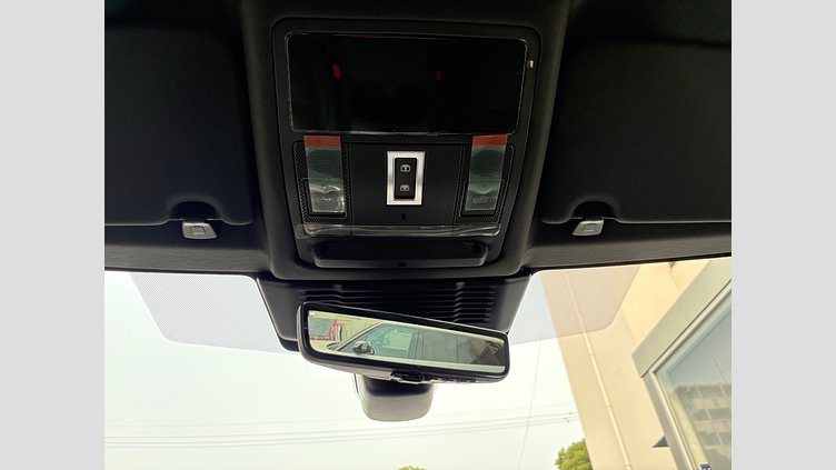 2024 認定中古車 Land Rover Discovery Sport フジホワイト プラグインハイブリッド（ガソリン） 標準ホイール Dynamic HSE