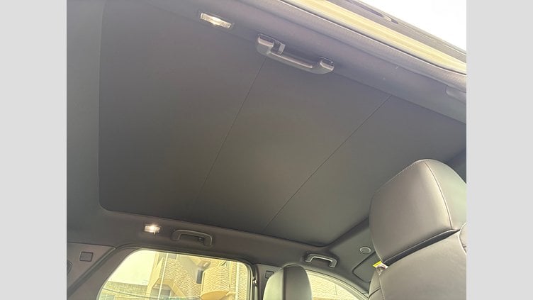 2024 認定中古車 Land Rover Discovery Sport フジホワイト プラグインハイブリッド（ガソリン） 標準ホイール Dynamic HSE