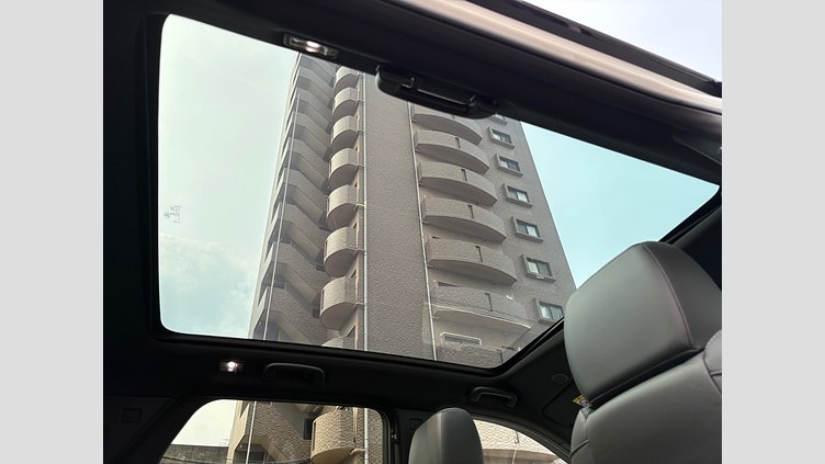 2024 認定中古車 Land Rover Discovery Sport フジホワイト プラグインハイブリッド（ガソリン） 標準ホイール Dynamic HSE