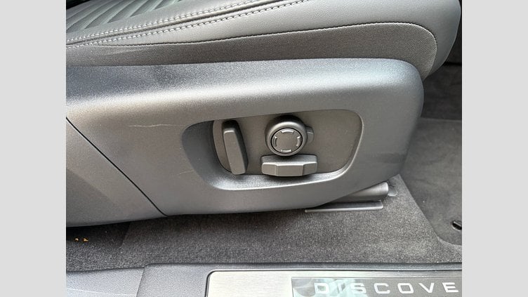 2024 認定中古車 Land Rover Discovery Sport フジホワイト プラグインハイブリッド（ガソリン） 標準ホイール Dynamic HSE