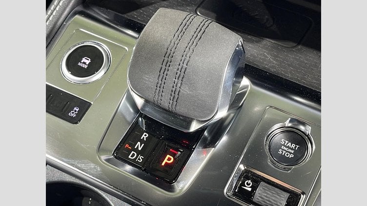 2023 認定中古車 Jaguar F-Pace サントリーニブラック P250 AWD（オートマチック） R-DYNAMIC SE