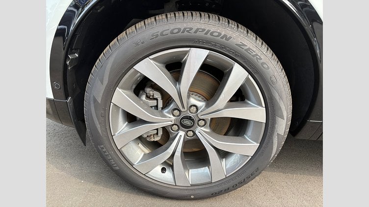2024 認定中古車 Land Rover Discovery Sport フジホワイト プラグインハイブリッド（ガソリン） 標準ホイール Dynamic HSE