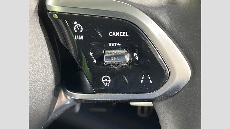 2023 認定中古車 Jaguar F-Pace サントリーニブラック P250 AWD（オートマチック） R-DYNAMIC SE