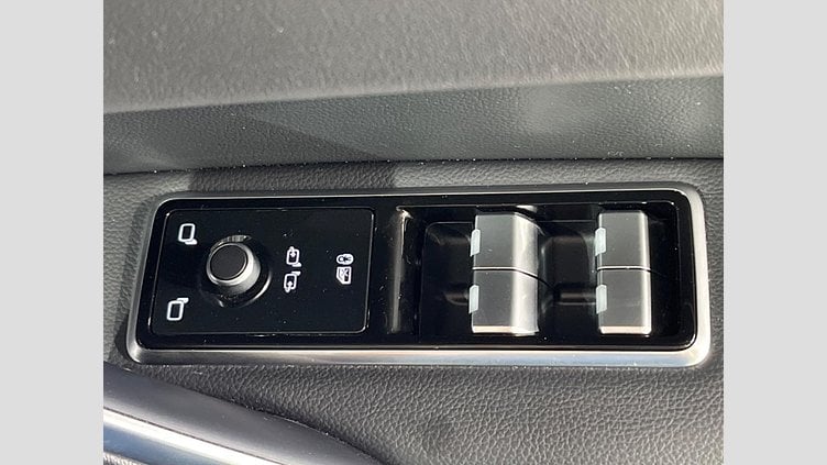 2023 認定中古車 Jaguar F-Pace サントリーニブラック P250 AWD（オートマチック） R-DYNAMIC SE