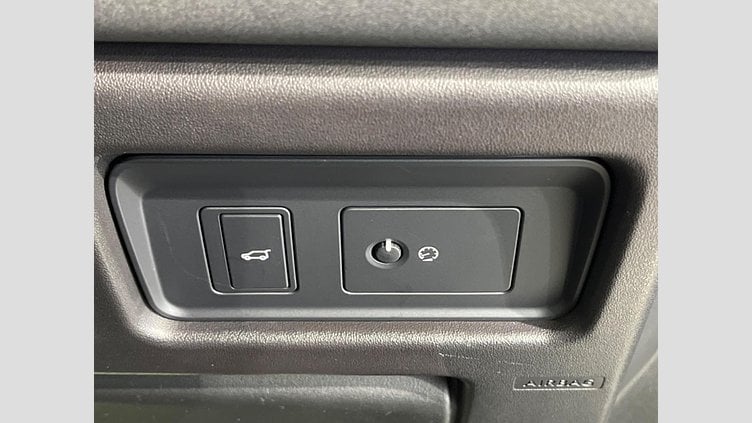 2015 認定中古車 Land Rover Discovery Sport Santorini Black 2.0 litre Si4 Petrol HSE