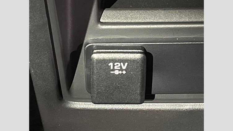 2015 認定中古車 Land Rover Discovery Sport Santorini Black 2.0 litre Si4 Petrol HSE