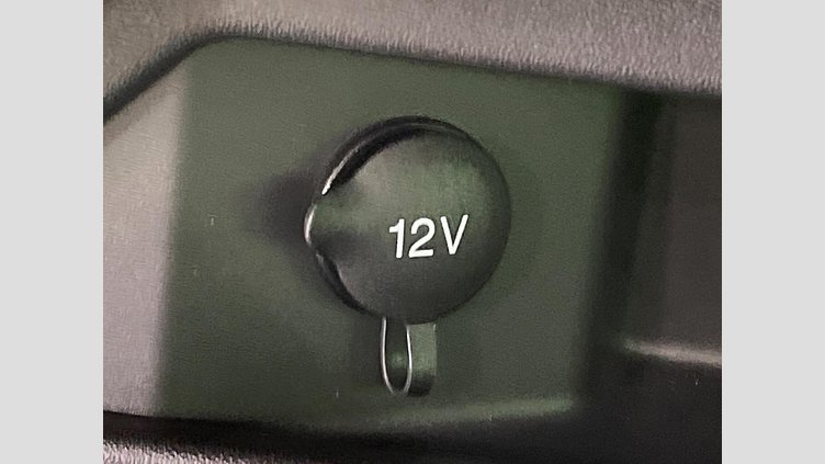 2015 認定中古車 Land Rover Discovery Sport Santorini Black 2.0 litre Si4 Petrol HSE