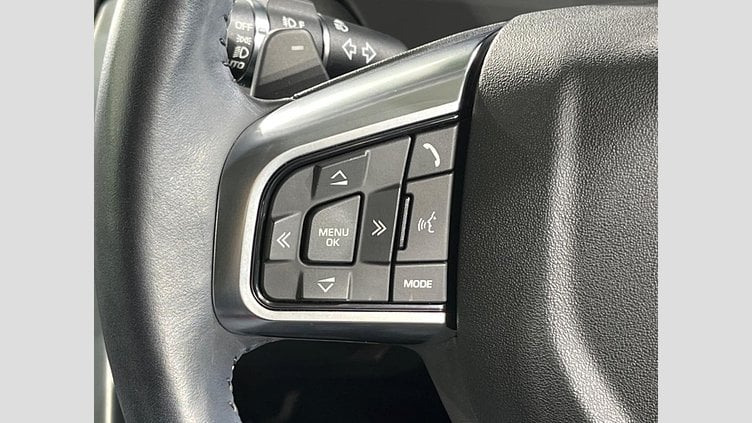 2015 認定中古車 Land Rover Discovery Sport Santorini Black 2.0 litre Si4 Petrol HSE