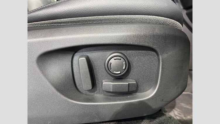 2015 認定中古車 Land Rover Discovery Sport Santorini Black 2.0 litre Si4 Petrol HSE
