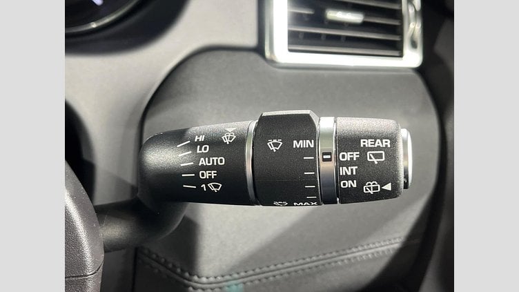 2015 認定中古車 Land Rover Discovery Sport Santorini Black 2.0 litre Si4 Petrol HSE