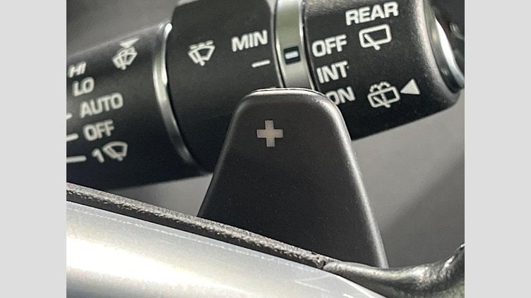 2015 認定中古車 Land Rover Discovery Sport Santorini Black 2.0 litre Si4 Petrol HSE