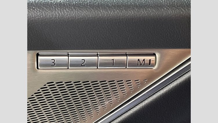 2021 認定中古車 Jaguar F-Pace ポルトフィーノブルー P250 AWD（オートマチック） R-DYNAMIC HSE