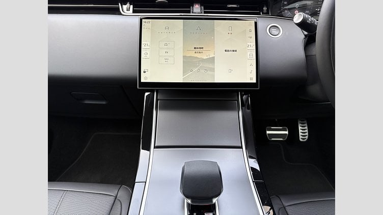 2024 認定中古車 Land Rover Range Rover Evoque カルパチアングレイ P300eプラグインハイブリッド（ガソリン） スタンダードホイールベース DYNAMIC HSE