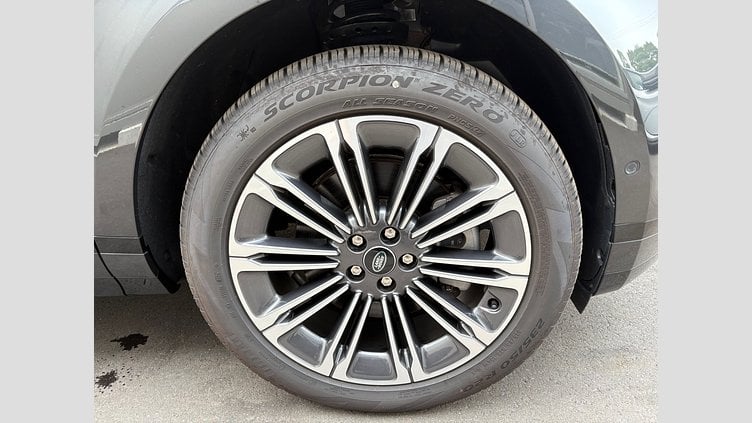 2024 認定中古車 Land Rover Range Rover Evoque カルパチアングレイ P300eプラグインハイブリッド（ガソリン） スタンダードホイールベース DYNAMIC HSE