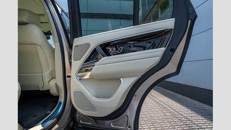 2023 認定中古車 Land Rover Range Rover バトゥミゴールド P530 AWD（AT） スタンダードホイールベース HSE