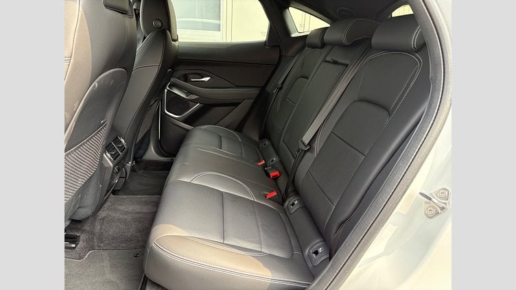 2024 認定中古車 Jaguar E-Pace フジホワイト D200マイルドハイブリッド（ディーゼル） R-DYNAMIC SE