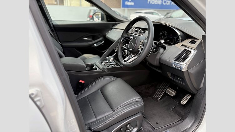 2024 認定中古車 Jaguar E-Pace フジホワイト D200マイルドハイブリッド（ディーゼル） R-DYNAMIC SE