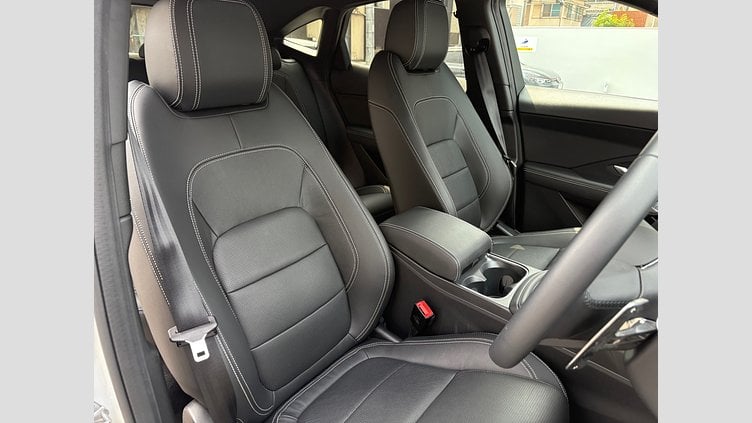 2024 認定中古車 Jaguar E-Pace フジホワイト D200マイルドハイブリッド（ディーゼル） R-DYNAMIC SE