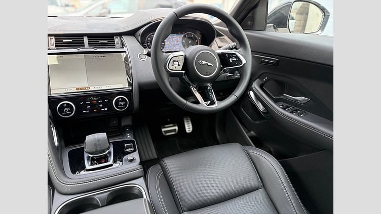 2024 認定中古車 Jaguar E-Pace フジホワイト D200マイルドハイブリッド（ディーゼル） R-DYNAMIC SE
