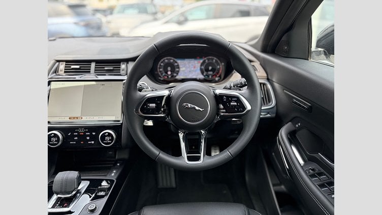 2024 認定中古車 Jaguar E-Pace フジホワイト D200マイルドハイブリッド（ディーゼル） R-DYNAMIC SE