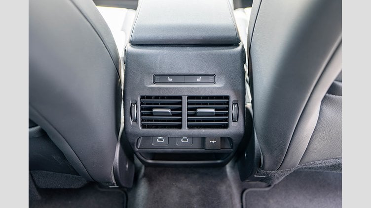 2023 認定中古車 Land Rover Discovery Sport ヴァレジネブルー D200マイルドハイブリッド（ディーゼル） 標準ホイール DYNAMIC SE