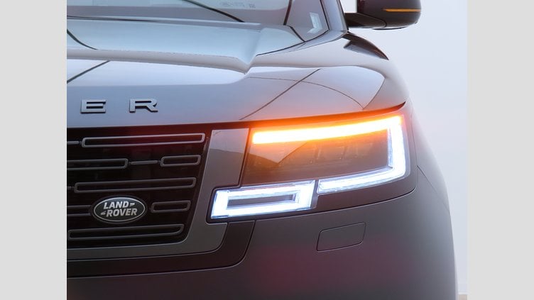 2025 認定中古車 Land Rover Range Rover カルパチアングレイ P550 AWD PHEV（AT） スタンダードホイールベース HSE