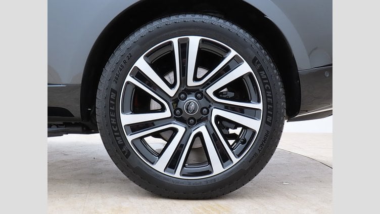 2025 認定中古車 Land Rover Range Rover カルパチアングレイ P550 AWD PHEV（AT） スタンダードホイールベース HSE