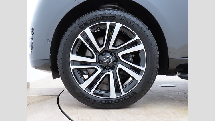 2025 認定中古車 Land Rover Range Rover カルパチアングレイ P550 AWD PHEV（AT） スタンダードホイールベース HSE