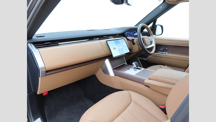 2025 認定中古車 Land Rover Range Rover カルパチアングレイ P550 AWD PHEV（AT） スタンダードホイールベース HSE