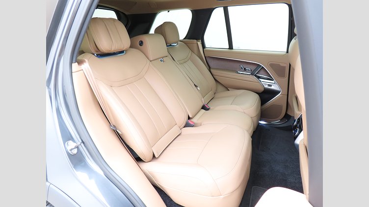 2025 認定中古車 Land Rover Range Rover カルパチアングレイ P550 AWD PHEV（AT） スタンダードホイールベース HSE