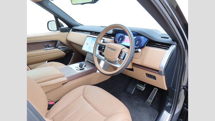 2025 認定中古車 Land Rover Range Rover カルパチアングレイ P550 AWD PHEV（AT） スタンダードホイールベース HSE