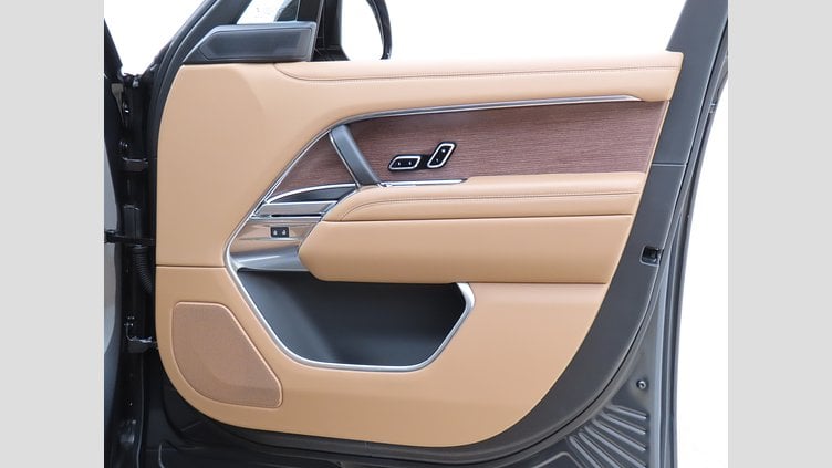 2025 認定中古車 Land Rover Range Rover カルパチアングレイ P550 AWD PHEV（AT） スタンダードホイールベース HSE